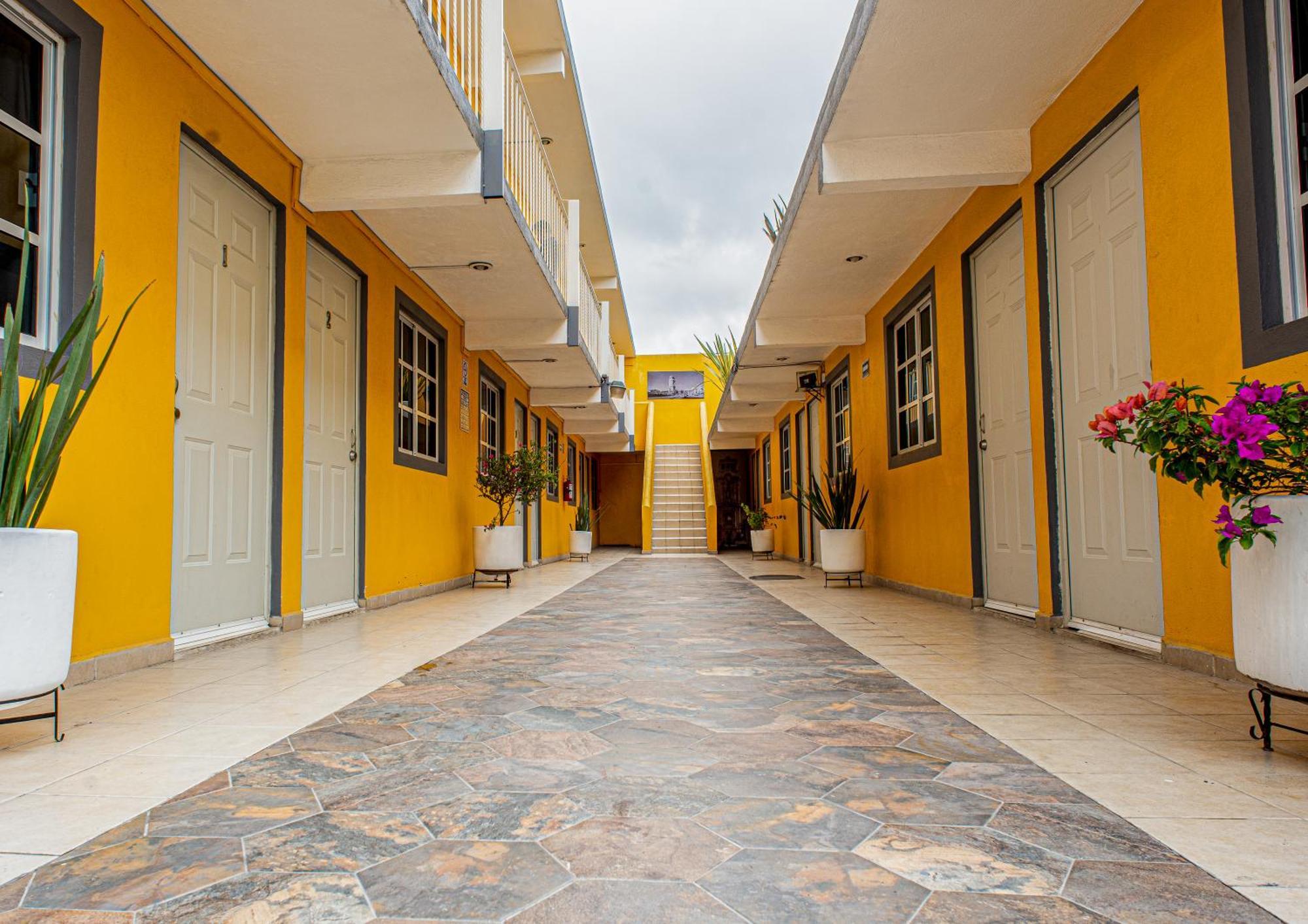 Del ángel Hotel 3*
